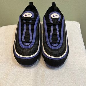 Nike Air Vapormax 97 Black Persian Violet size 5.5 boys